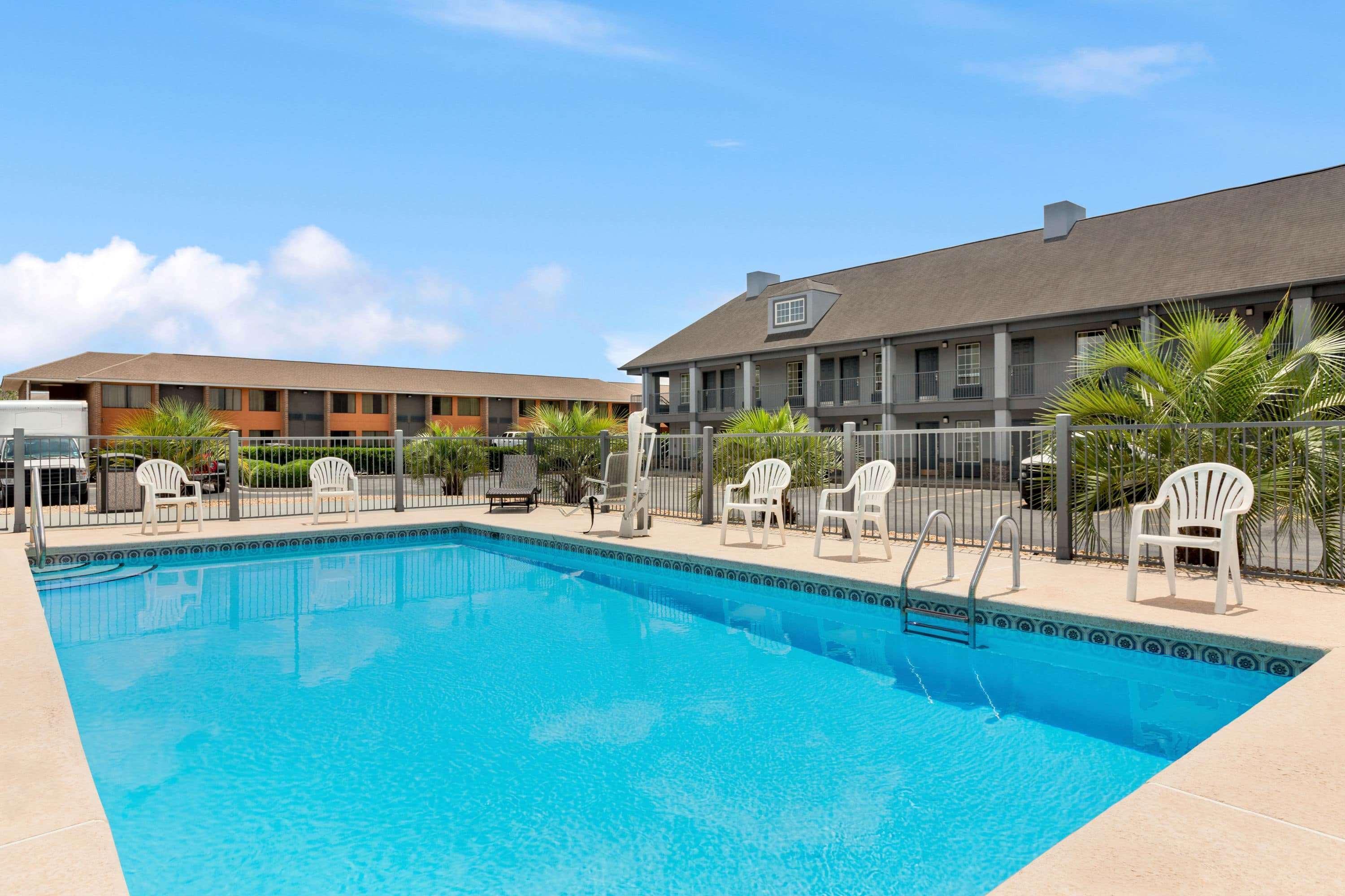 Baymont By Wyndham Warner Robins Motel Buitenkant foto